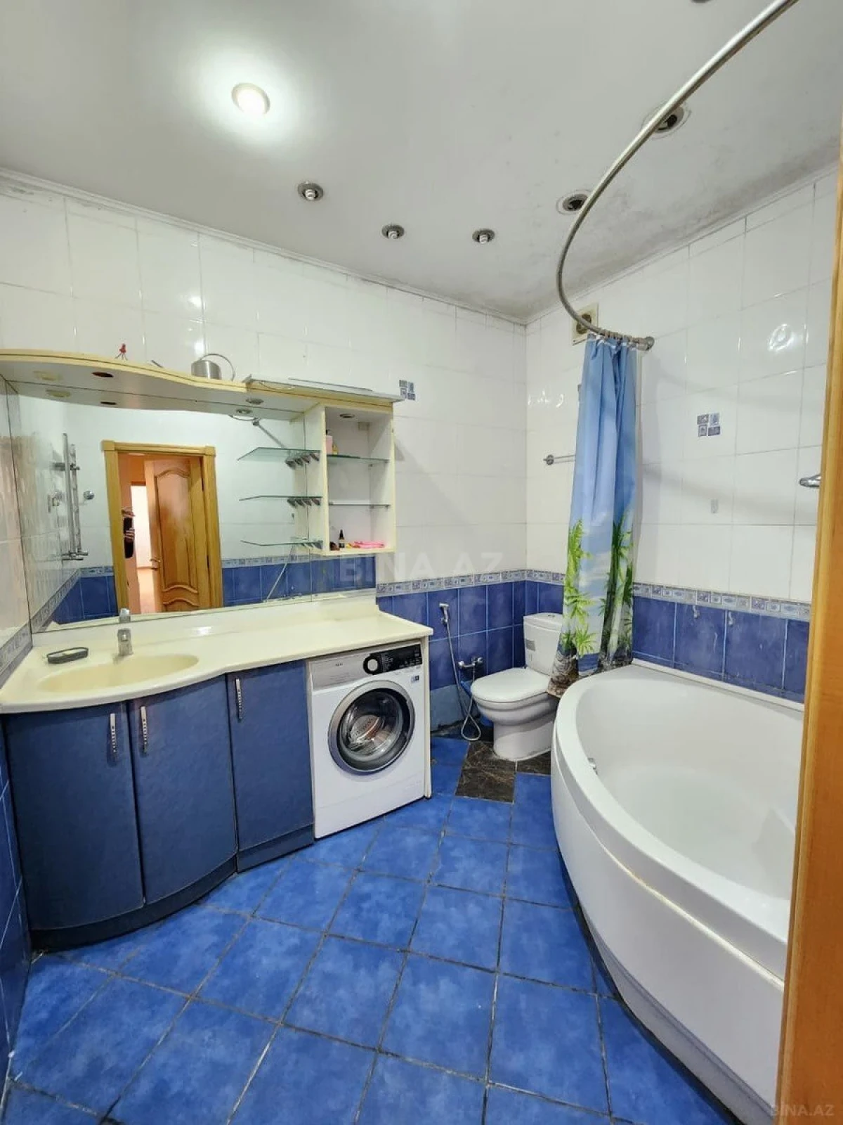 Satılır 4 otaqlı mənzil 186 m²