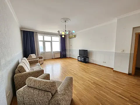 Satılır 4 otaqlı mənzil 186 m²