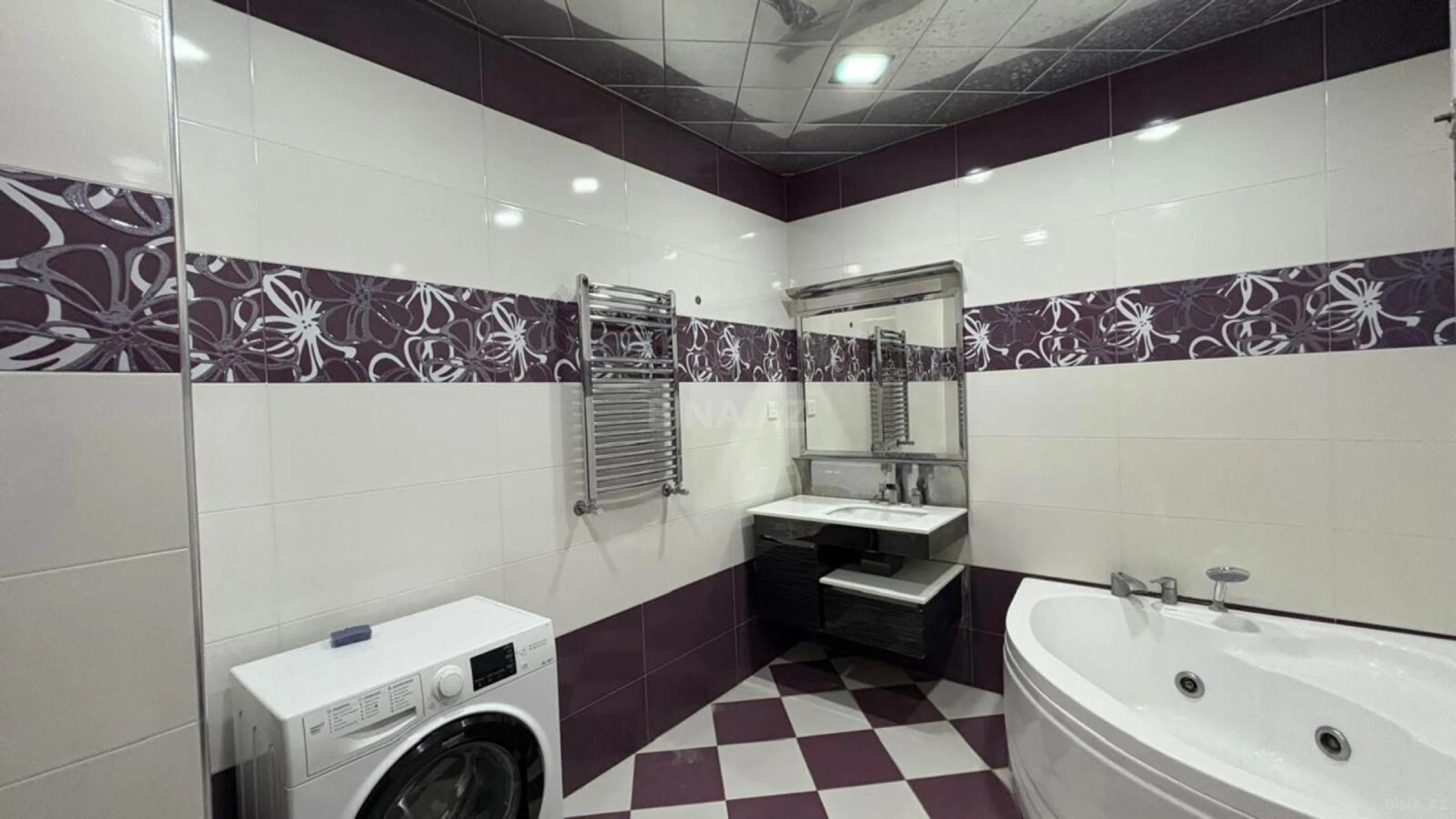 Satılır 3 otaqlı mənzil 118 m²