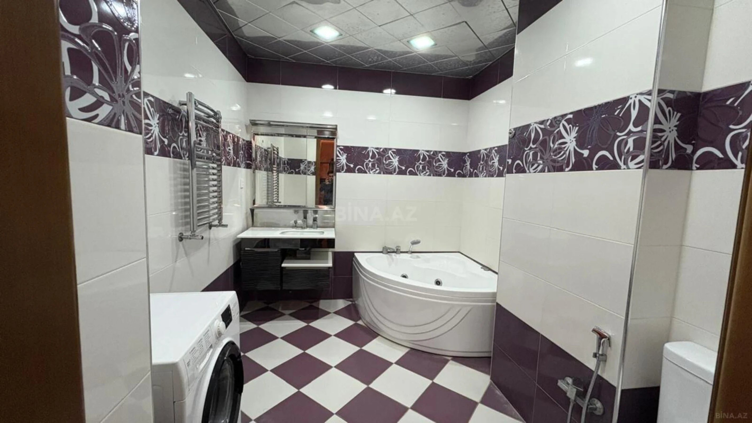 Satılır 3 otaqlı mənzil 118 m²