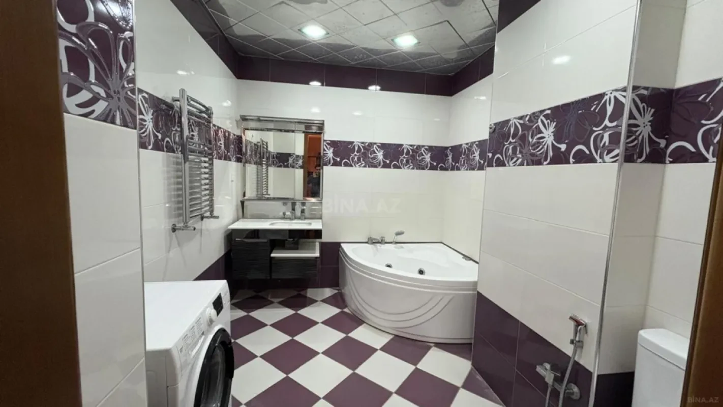 Satılır 3 otaqlı mənzil 118 m²