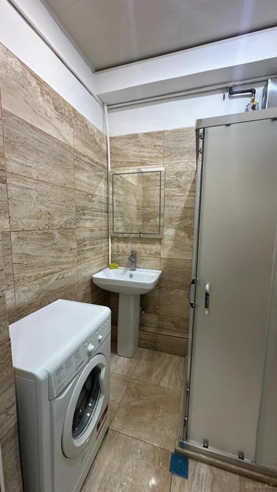 Kirayə verilir 2 otaqlı mənzil 75 m²