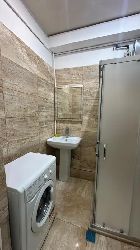 Kirayə verilir 2 otaqlı mənzil 75 m²