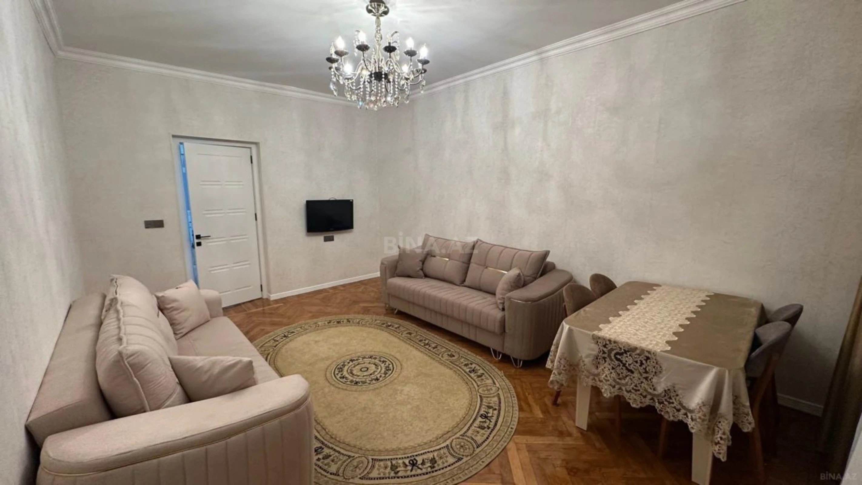Kirayə verilir 2 otaqlı mənzil 75 m²