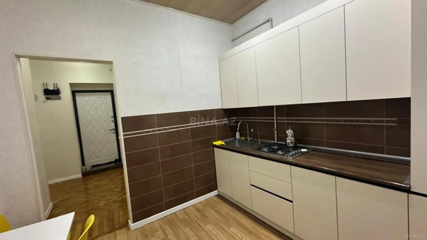 Kirayə verilir 2 otaqlı mənzil 75 m²