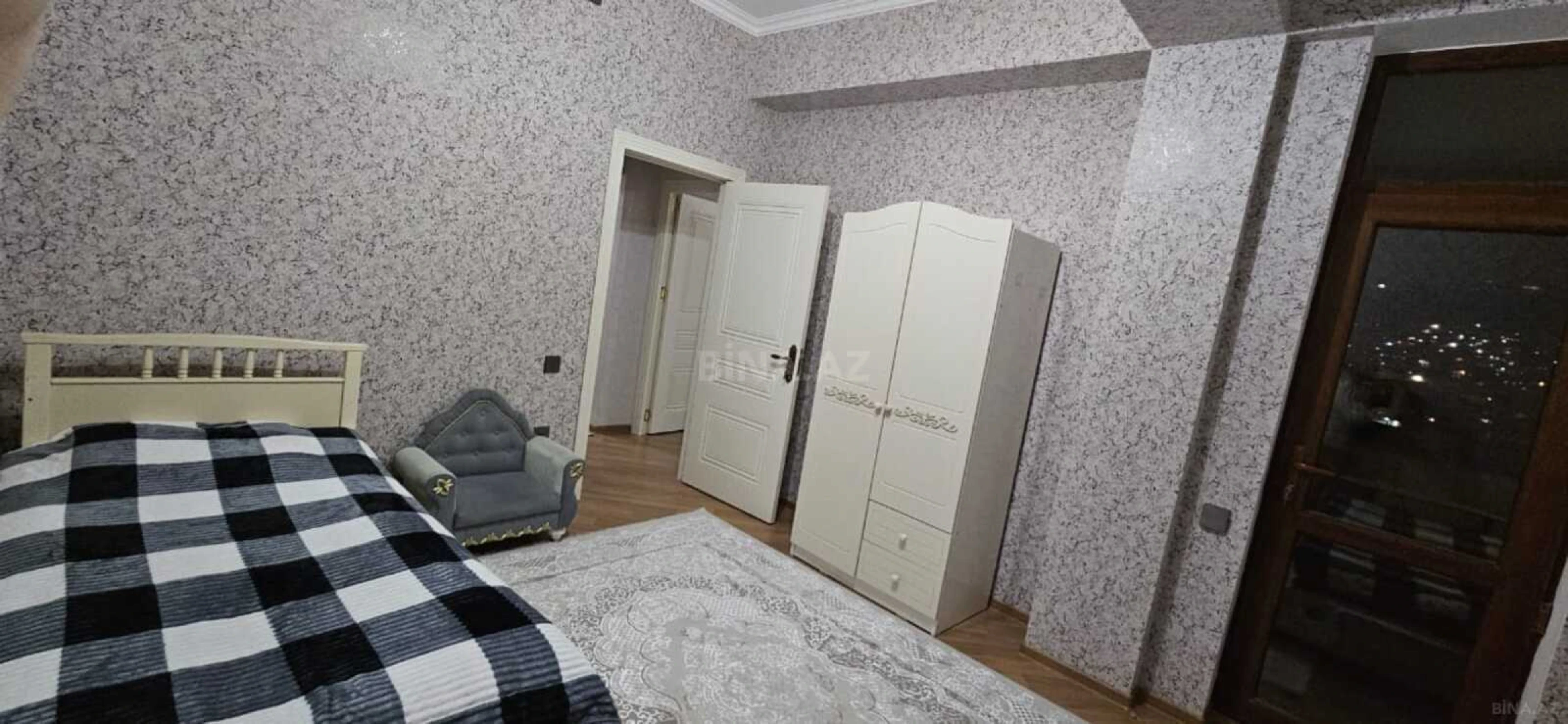 Kirayə verilir 3 otaqlı mənzil 125 m²