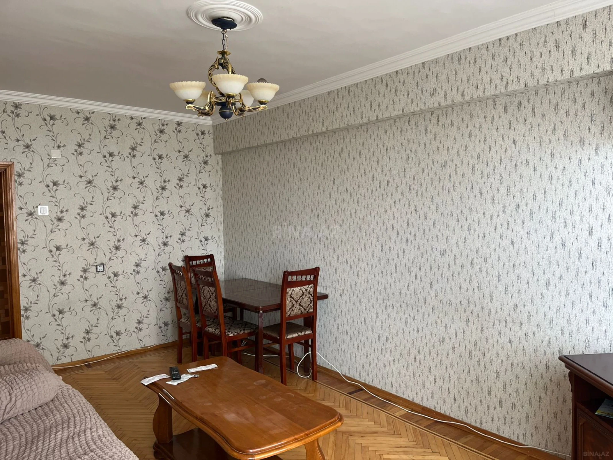 Satılır 2 otaqlı mənzil 74 m²