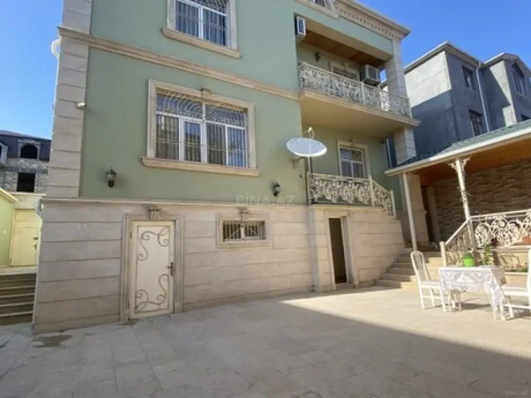 Satılır 7 otaqlı həyət evi 410 m²