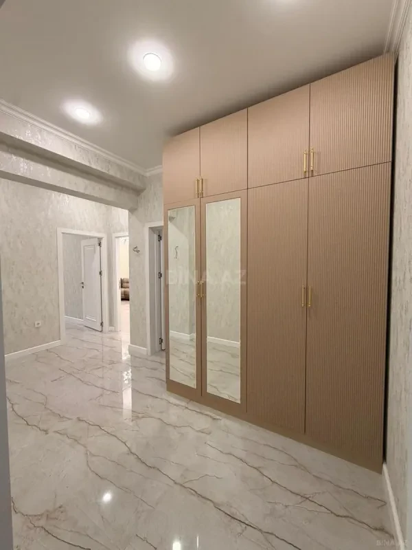 Kirayə verilir 2 otaqlı mənzil 100 m²