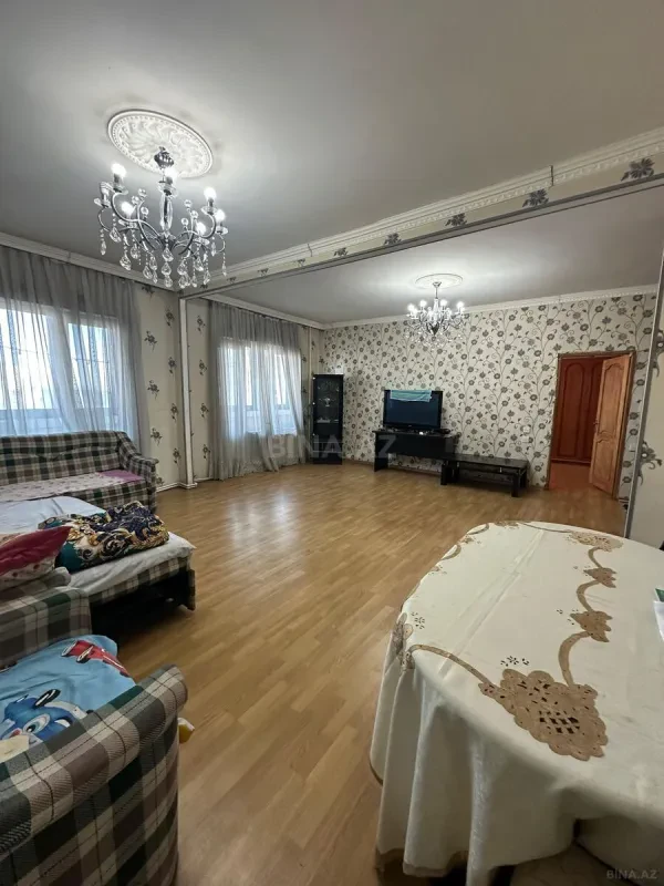 Kirayə verilir 4 otaqlı mənzil 115 m²