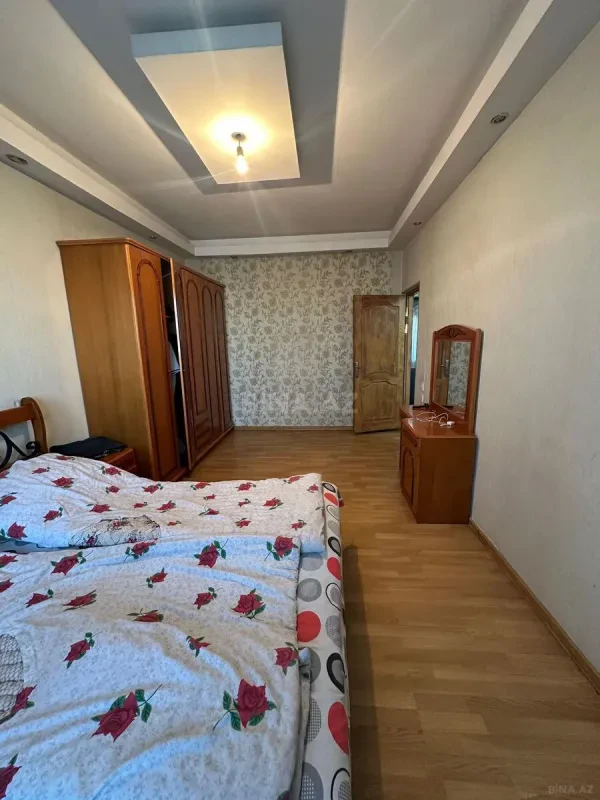 Kirayə verilir 4 otaqlı mənzil 115 m²