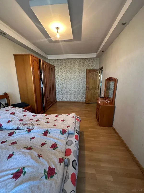 Kirayə verilir 4 otaqlı mənzil 115 m²