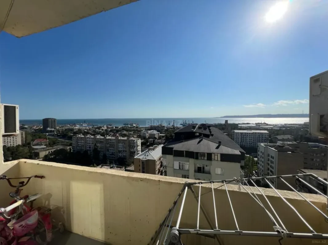 Satılır 3 otaqlı mənzil 111 m²