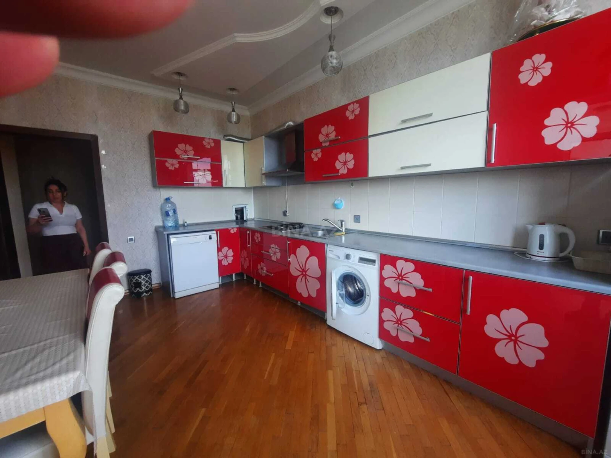 Kirayə verilir 2 otaqlı mənzil 76 m²