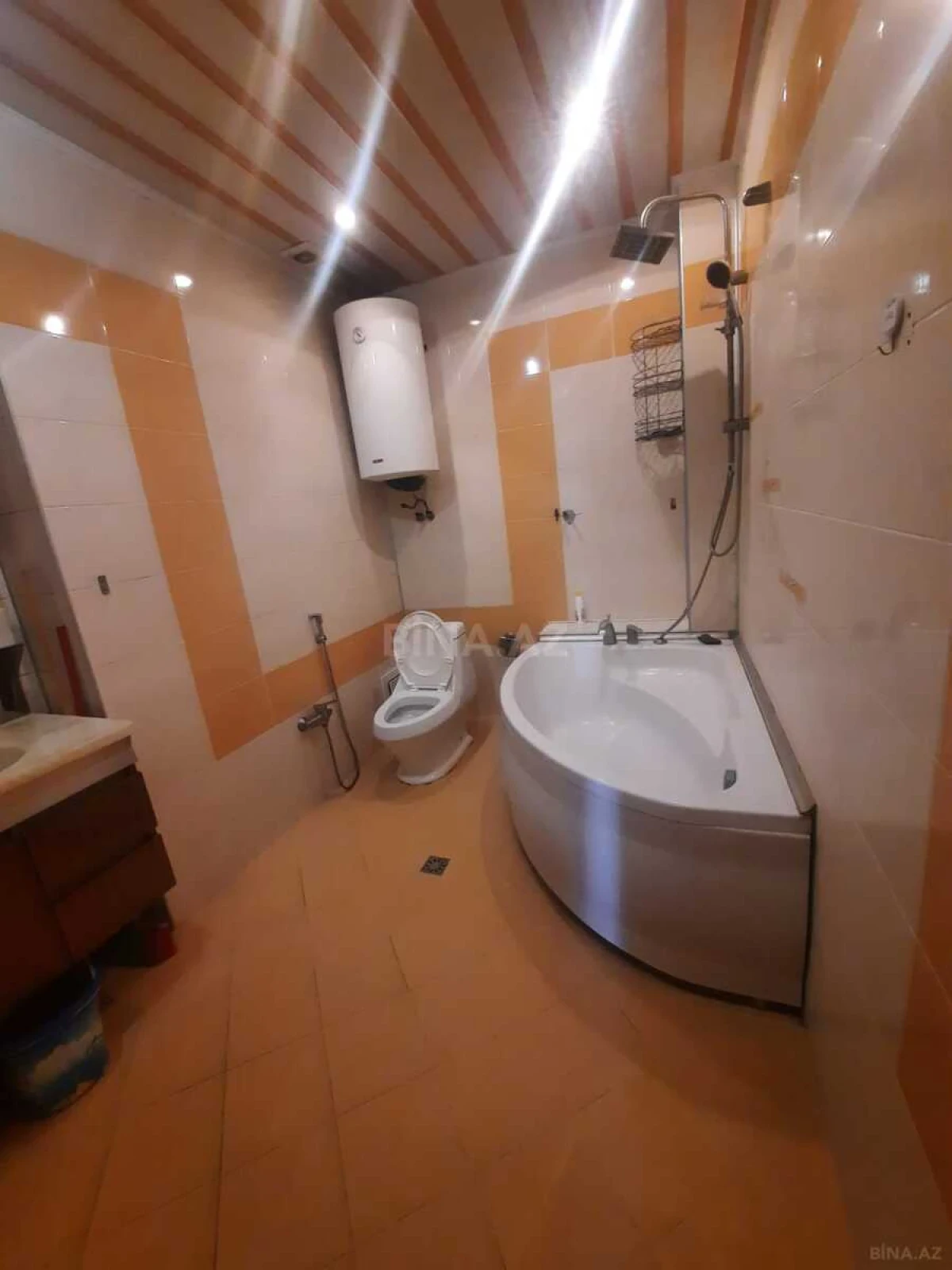Kirayə verilir 2 otaqlı mənzil 76 m²