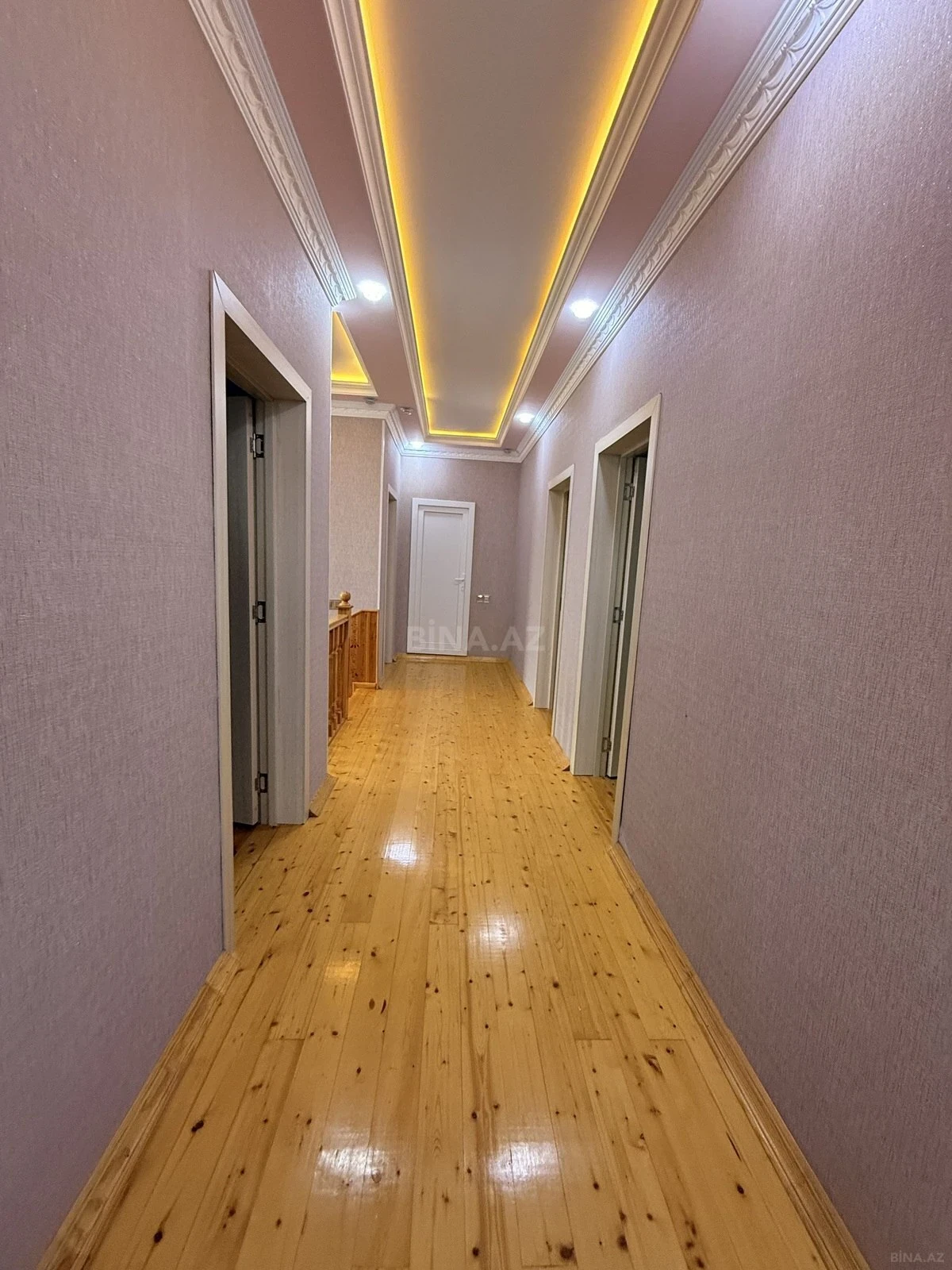 Satılır 7 otaqlı həyət evi 300 m²