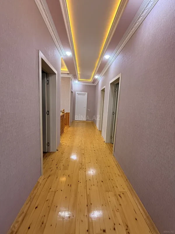 Satılır 7 otaqlı həyət evi 300 m²