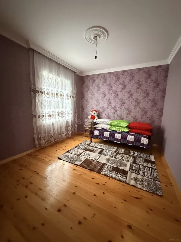 Satılır 7 otaqlı həyət evi 300 m²