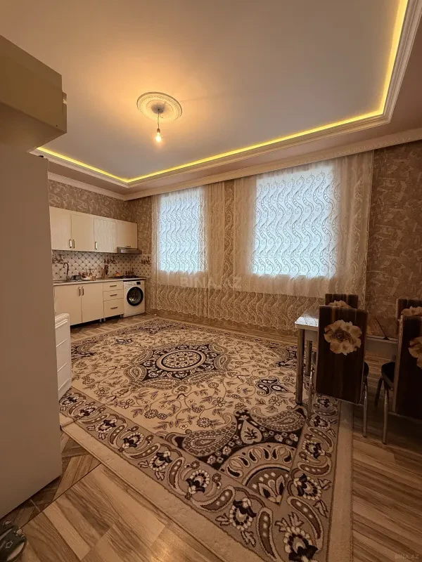 Satılır 7 otaqlı həyət evi 300 m²