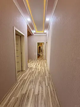 Satılır 7 otaqlı həyət evi 300 m²