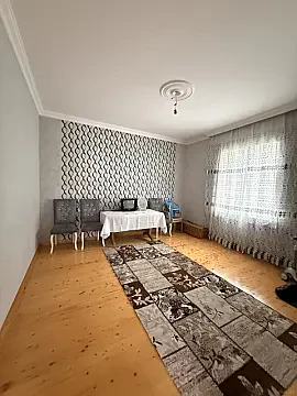 Satılır 7 otaqlı həyət evi 300 m²