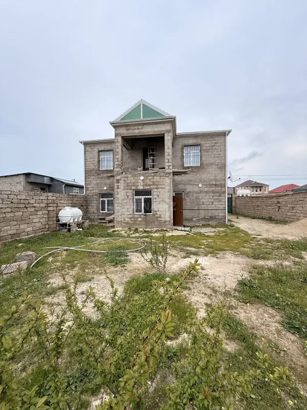 Satılır 7 otaqlı həyət evi 300 m²