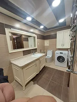 Kirayə verilir 4 otaqlı mənzil 160 m²