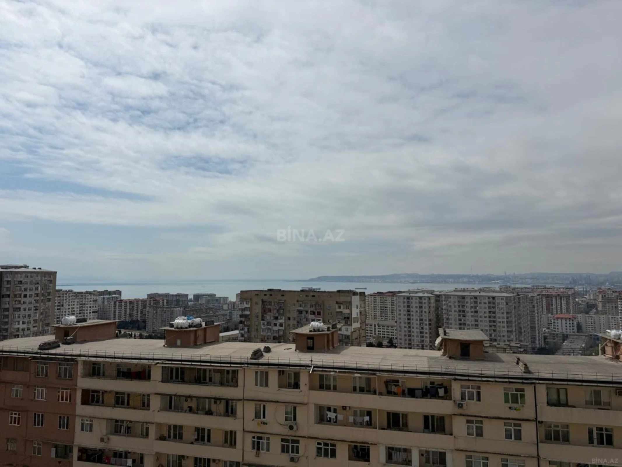 Satılır 3 otaqlı mənzil 71 m²