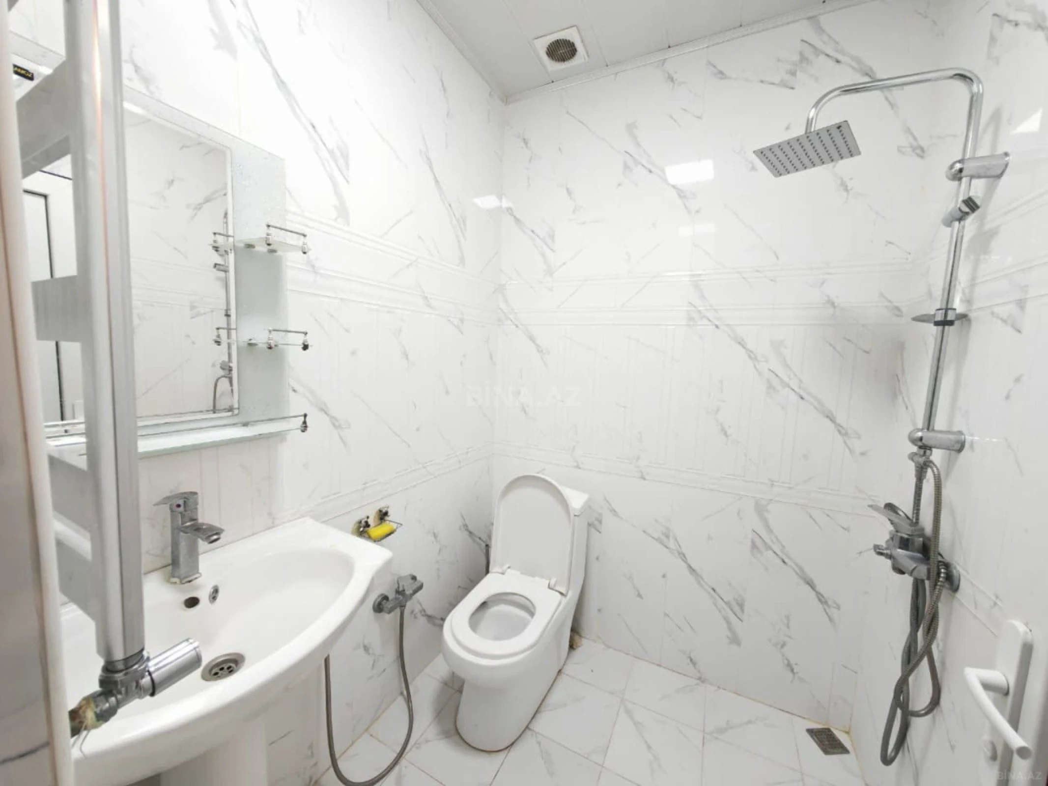 Kirayə verilir 2 otaqlı mənzil 58 m²