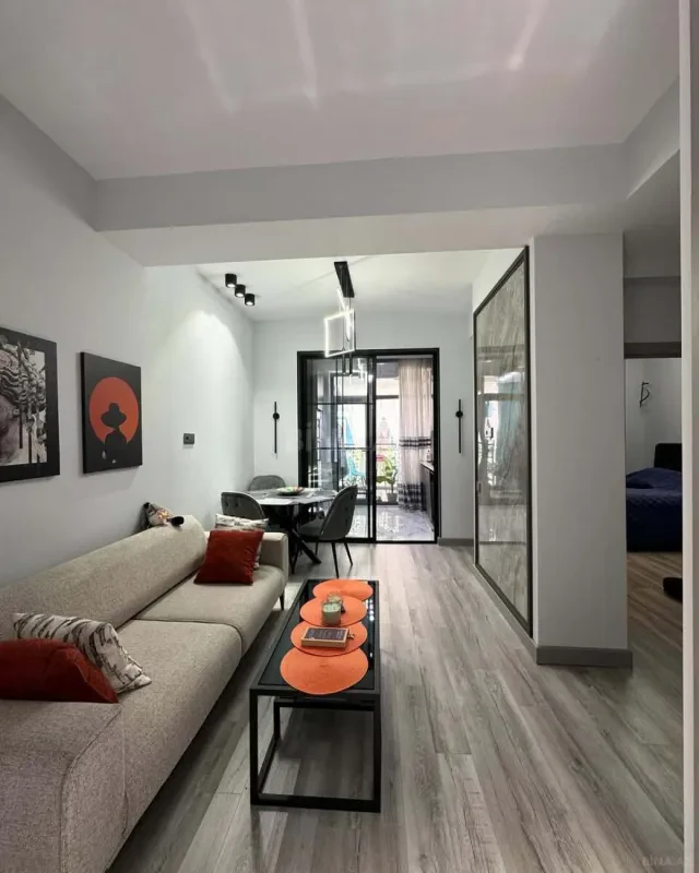 Kirayə verilir 2 otaqlı mənzil 70 m²
