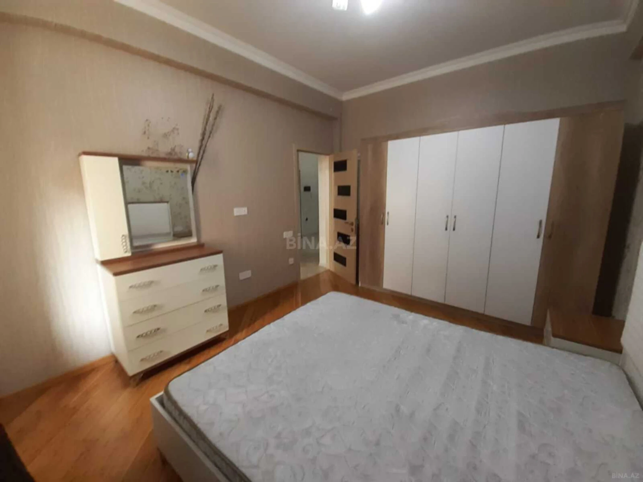 Satılır 2 otaqlı mənzil 60 m²