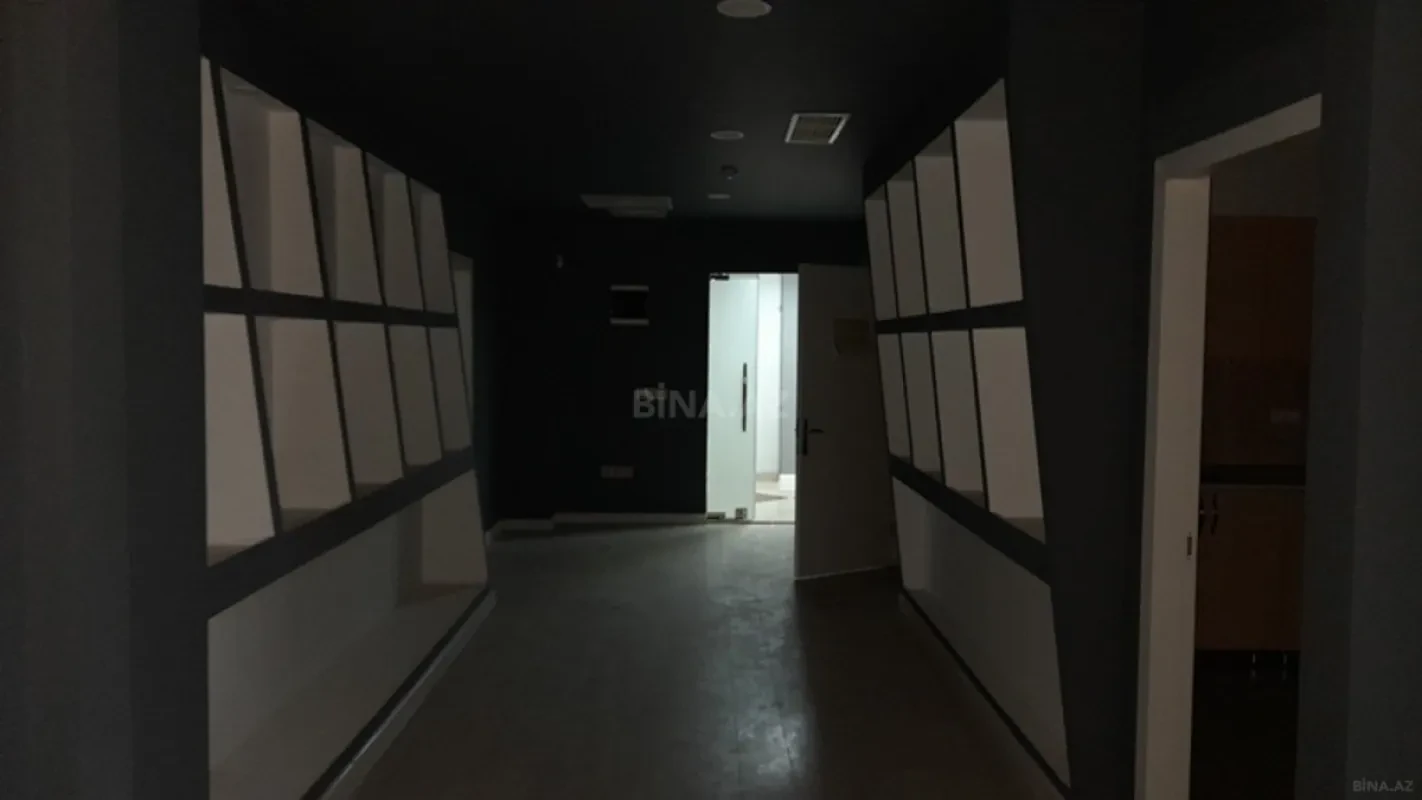 Satılır 5 otaqlı ofis 252 m²