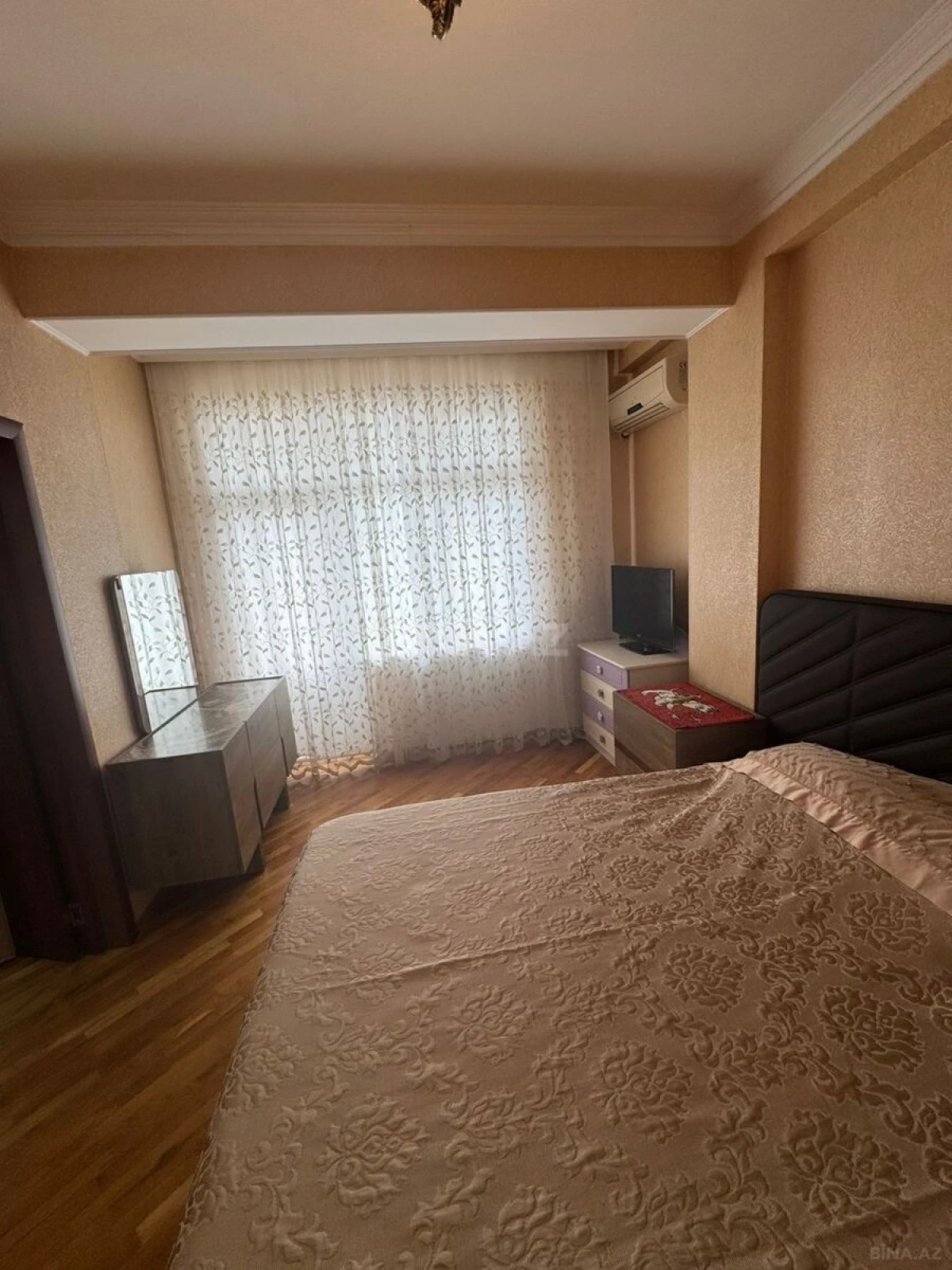 Satılır 3 otaqlı mənzil 105 m²