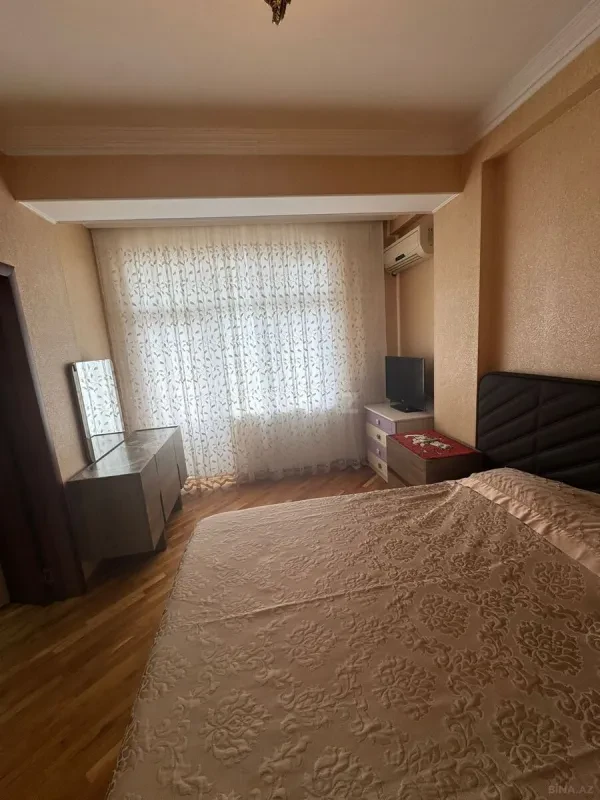 Satılır 3 otaqlı mənzil 105 m²