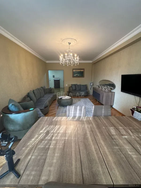 Satılır 3 otaqlı mənzil 105 m²
