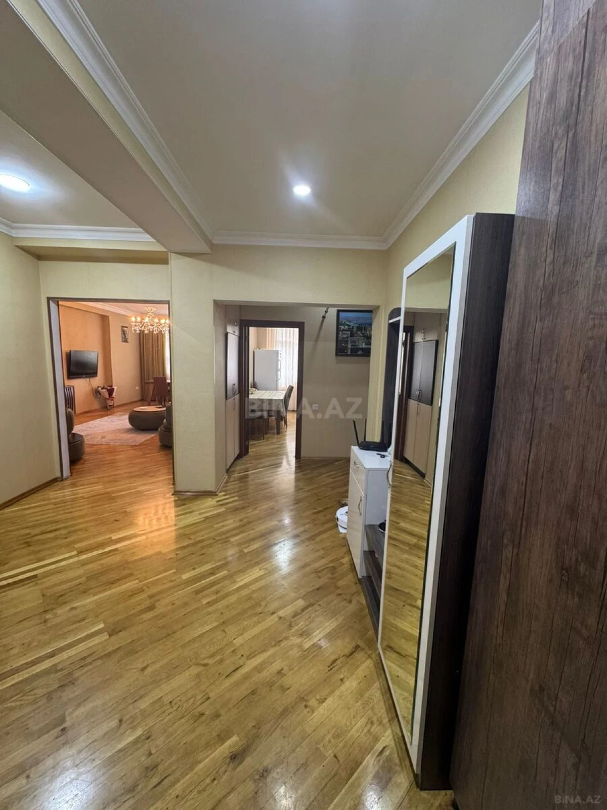 Satılır 3 otaqlı mənzil 105 m²