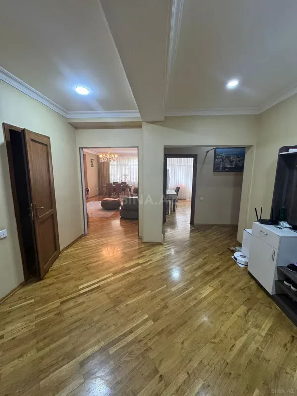 Satılır 3 otaqlı mənzil 105 m²