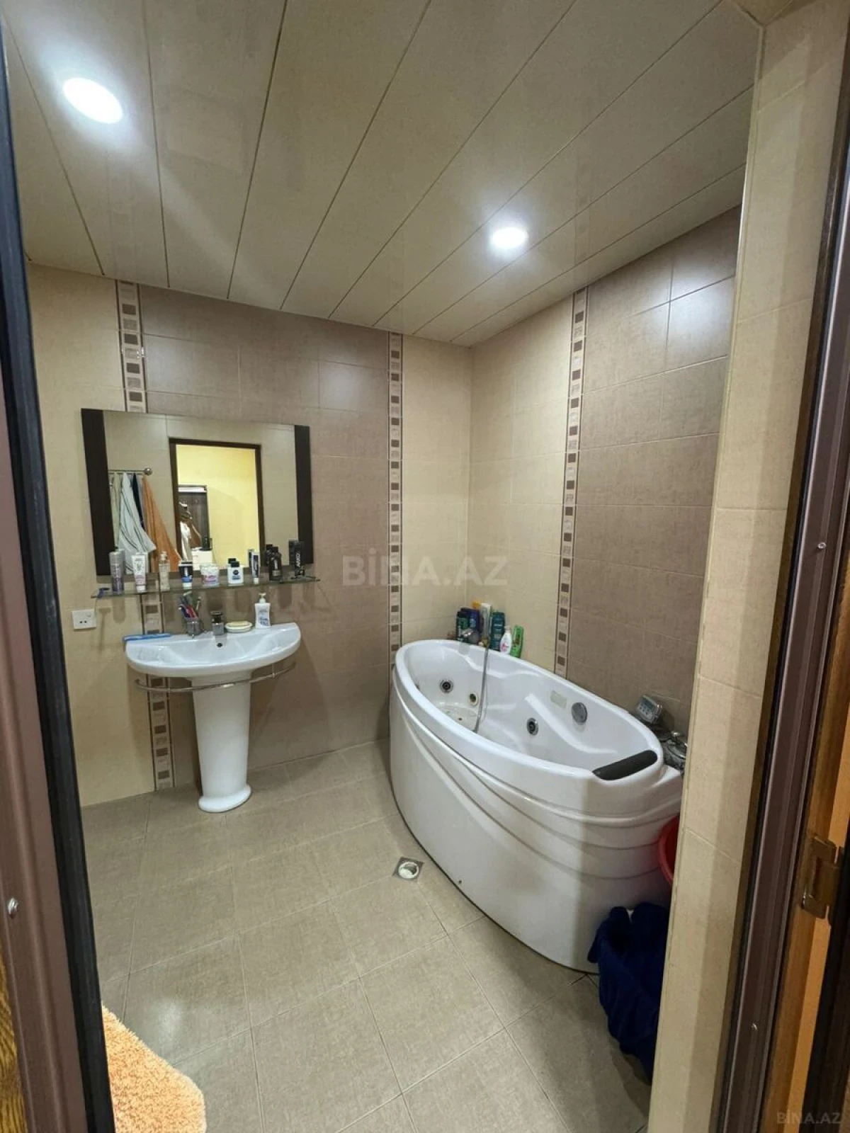 Satılır 3 otaqlı mənzil 105 m²