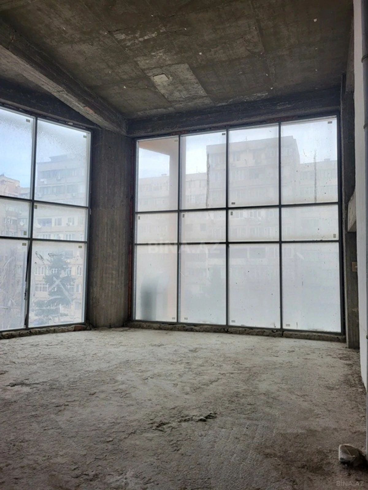 Satılır obyekt 77 m²