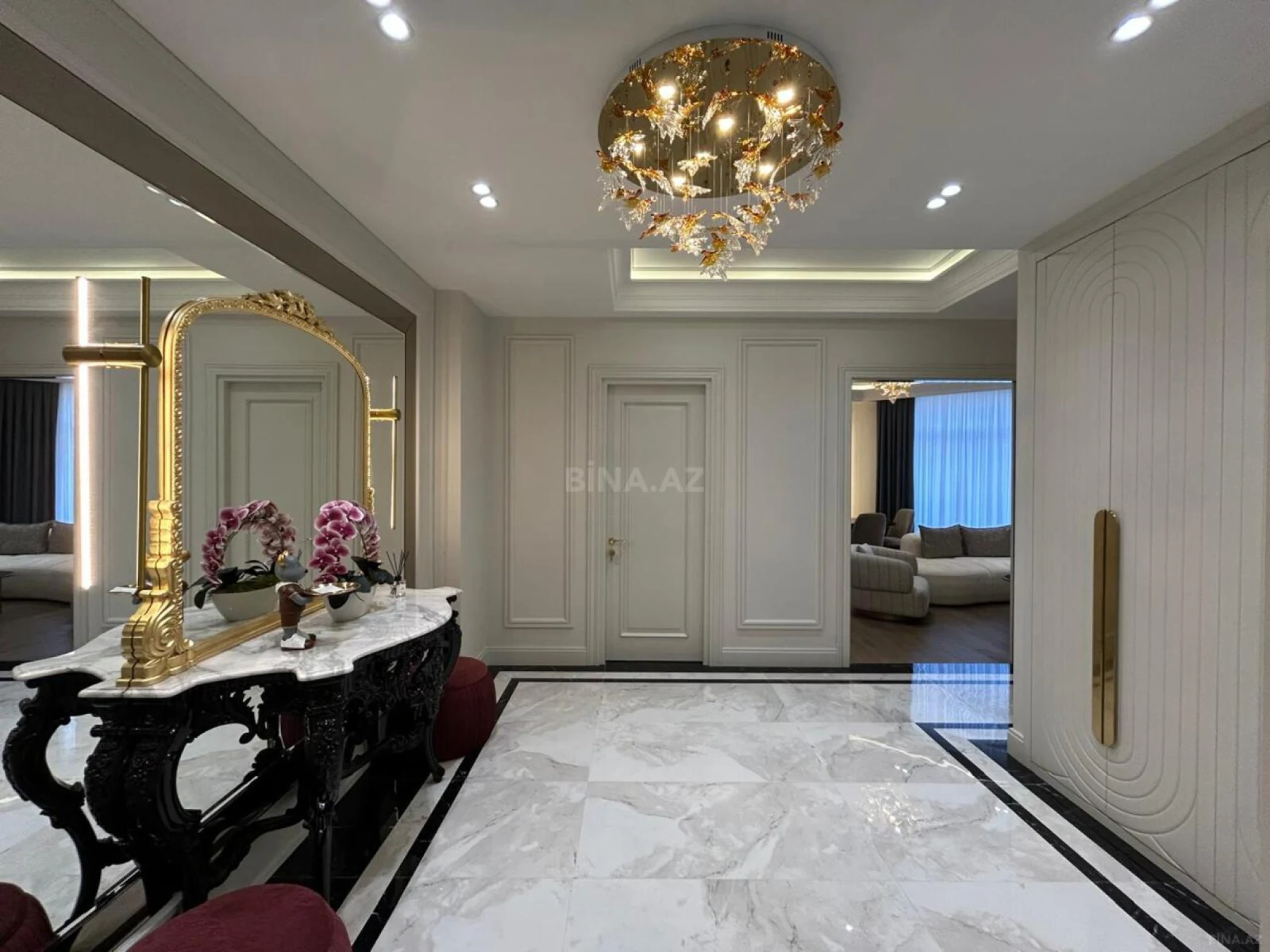 Satılır 3 otaqlı mənzil 125 m²