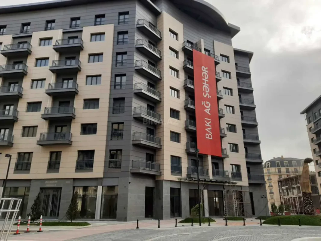 Satılır 4 otaqlı mənzil 163 m²