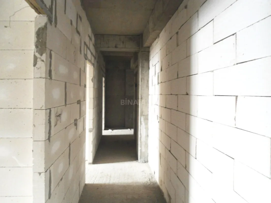 Satılır 4 otaqlı mənzil 163 m²