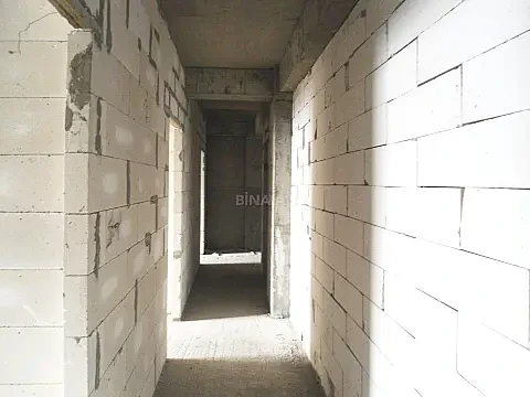 Satılır 4 otaqlı mənzil 163 m²