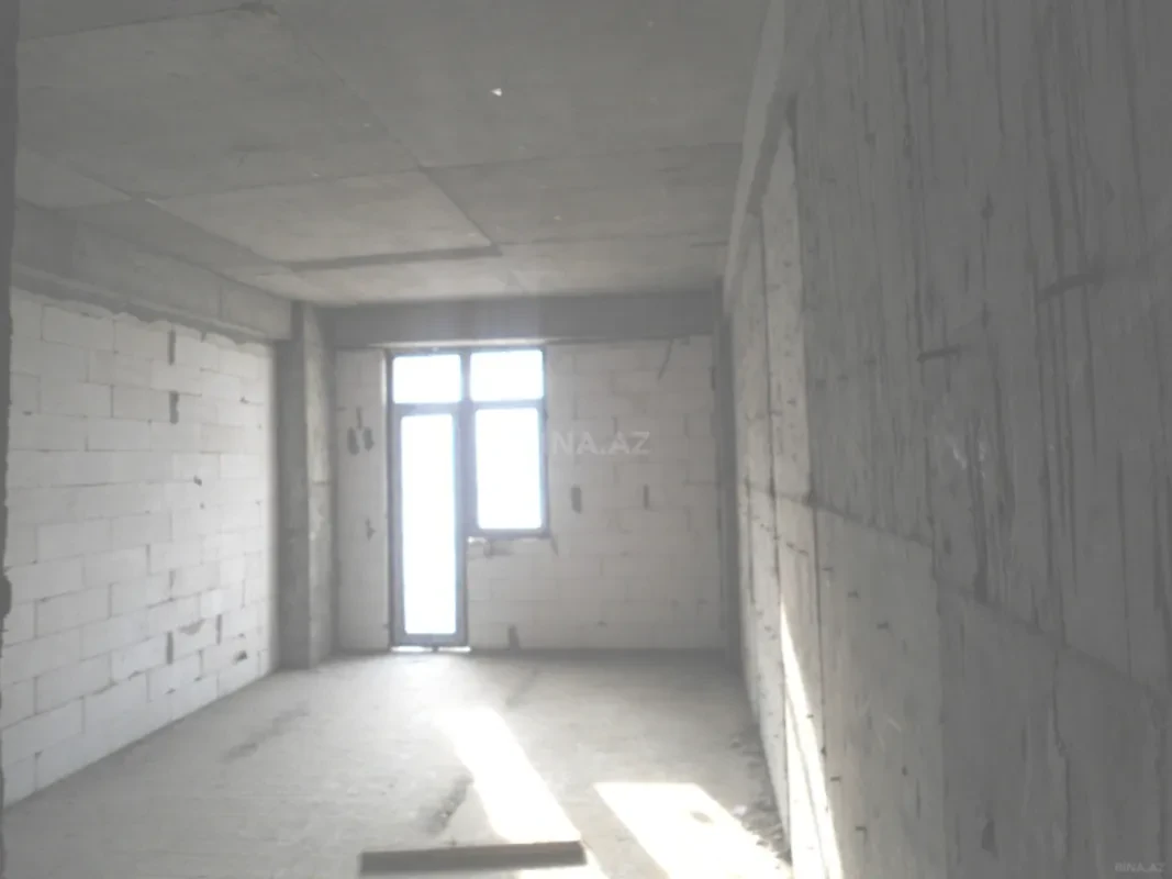 Satılır 4 otaqlı mənzil 163 m²