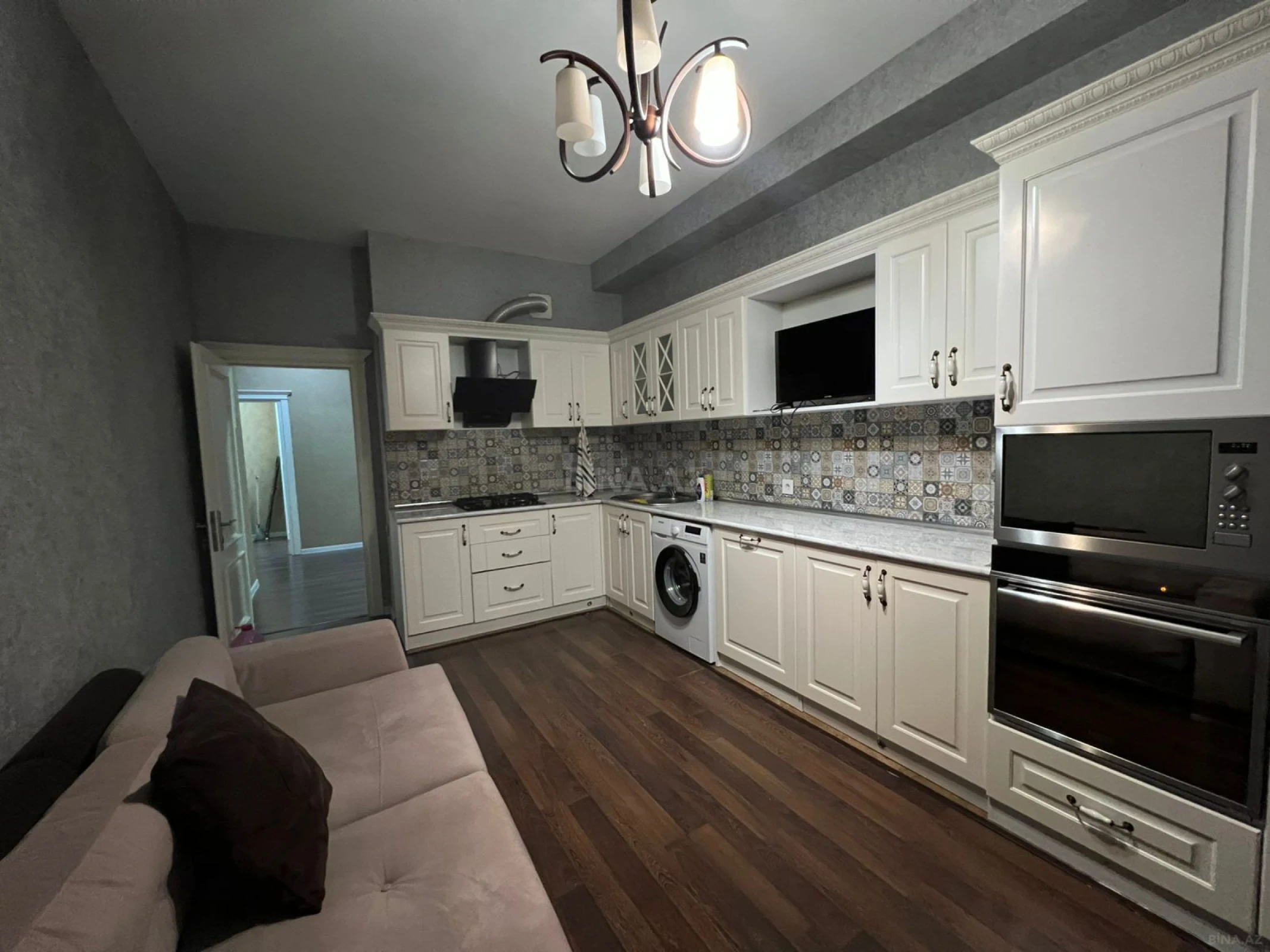 Kirayə verilir 3 otaqlı mənzil 142 m²