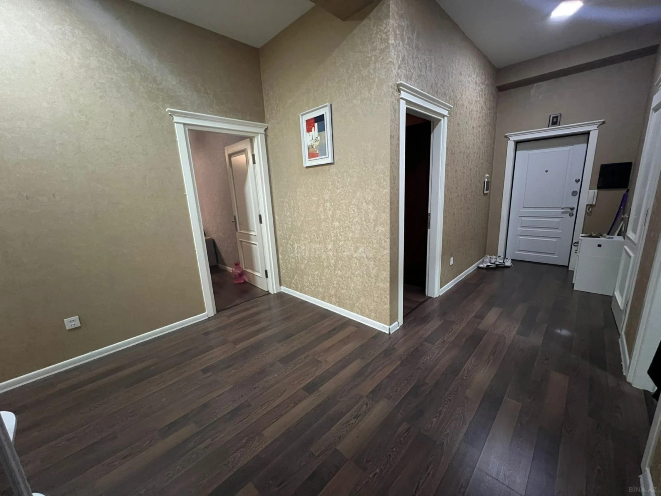 Kirayə verilir 3 otaqlı mənzil 142 m²