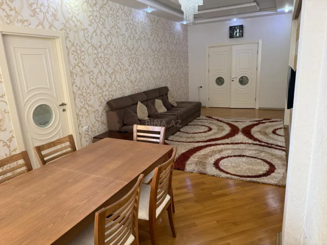 Kirayə verilir 4 otaqlı mənzil 120 m²