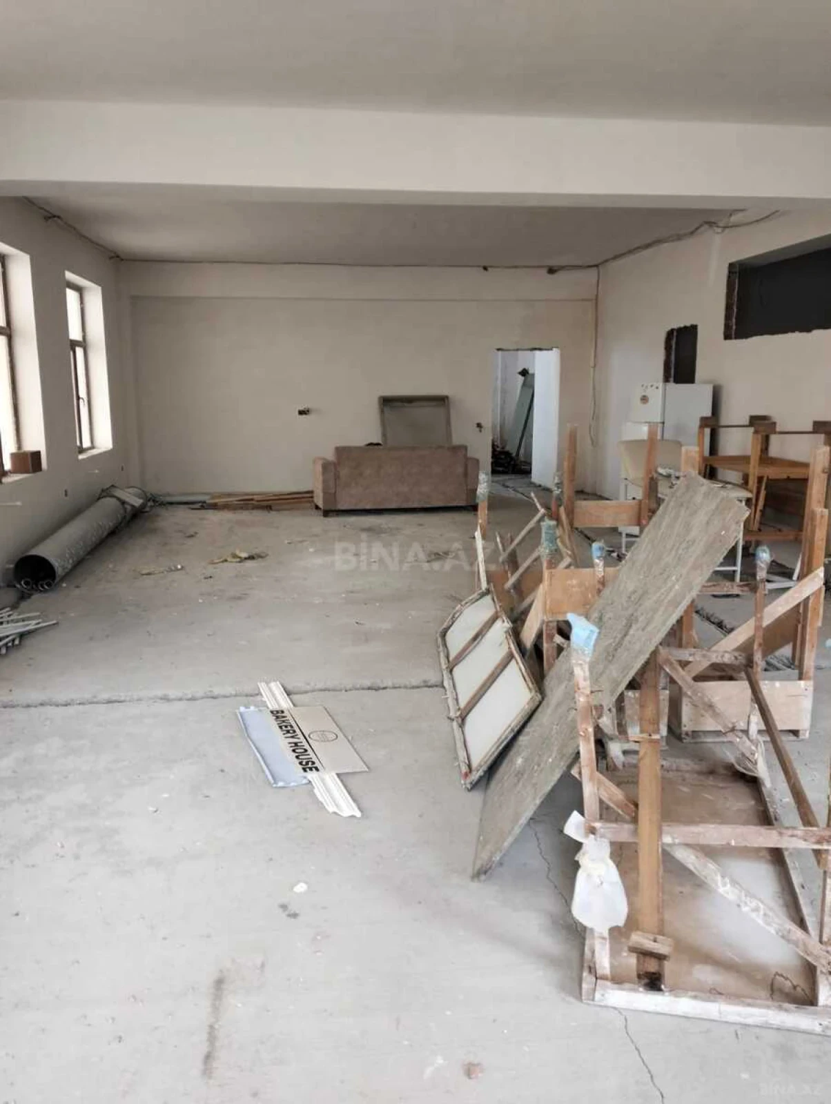 Satılır obyekt 380 m²