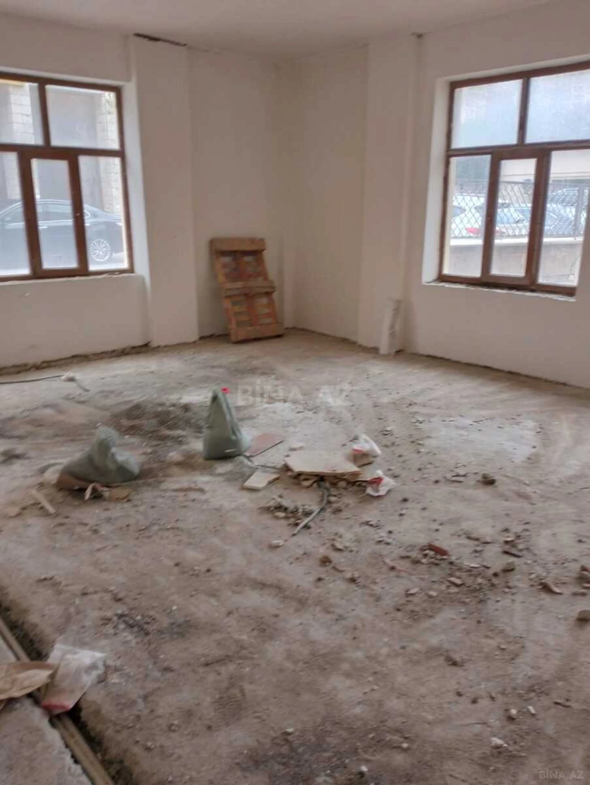 Satılır obyekt 380 m²