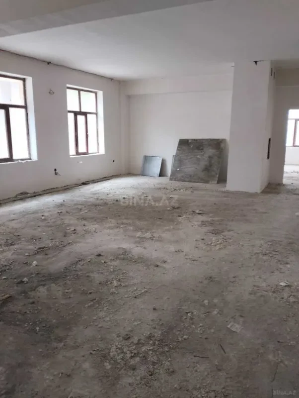 Satılır obyekt 380 m²
